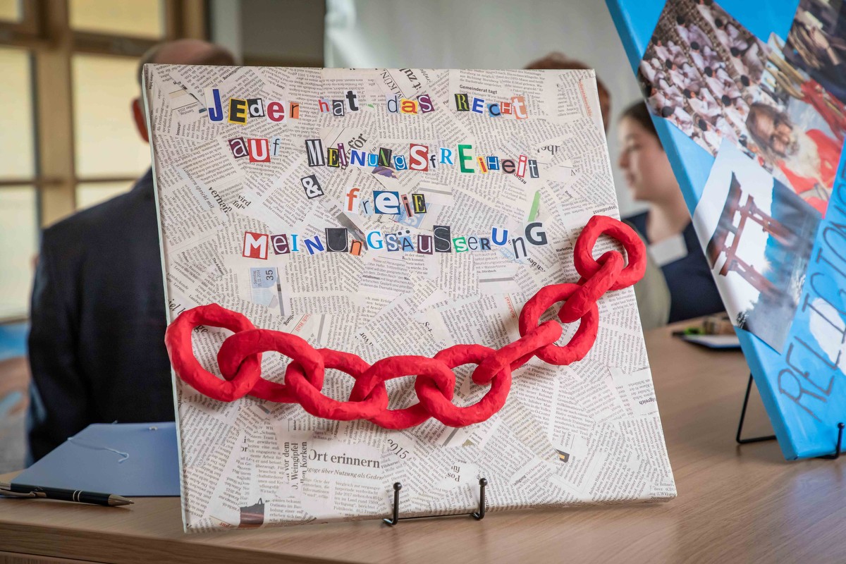 Magazin Teaser fsas_schulwettbewerb_wuerde_des_menschen_2