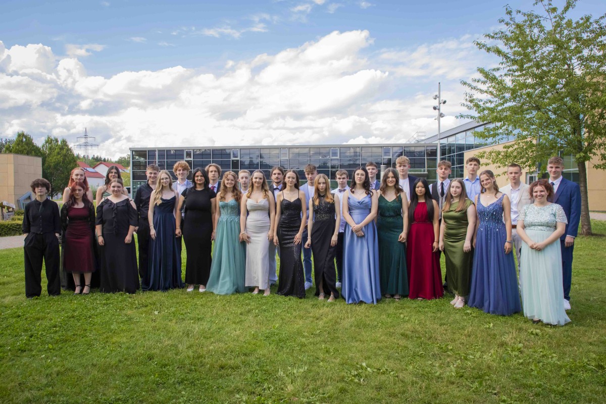 Magazin Teaser 2024_07_11_abschlussfeier_haupt_real_01